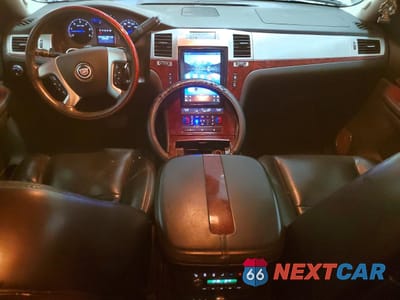 Zdjęcie 8 z 13 samochodu: 2007 CADILLAC ESCALADE ESV VIN:1GYFK66837R298225 - miniatura