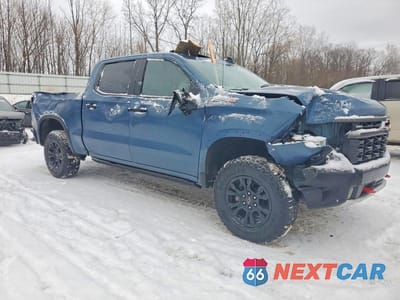 Czwarte zdjęcie samochodu z boku: 2024 CHEVROLET SILVERADO K1500 ZR2 VIN:3GCUDHE89RG223357 - miniatura