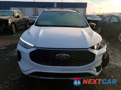 Piąte zdjęcie samochodu w środku: 2024 FORD ESCAPE ST LINE VIN:1FMCU9MN7RUA88087 - miniatura