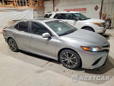 Czwarte zdjęcie samochodu z boku: 2019 TOYOTA CAMRY L VIN:4T1B11HK7KU715690 - miniatura