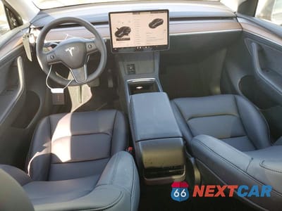 Zdjęcie 8 z 11 samochodu: 2024 TESLA MODEL Y VIN:7SAYGDED0RF121159 - miniatura