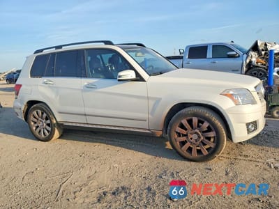 Czwarte zdjęcie samochodu z boku: 2012 MERCEDES-BENZ GLK 350 VIN:WDCGG5GB0CF791172 - miniatura