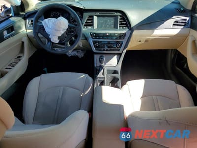 Zdjęcie 8 z 12 samochodu: 2017 HYUNDAI SONATA SPORT VIN:5NPE34AF4HH515007 - miniatura