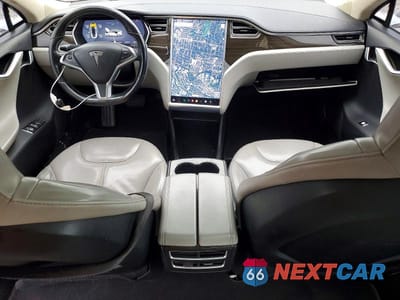 Zdjęcie 8 z 12 samochodu: 2014 TESLA MODEL S VIN:5YJSA1H16EFP54943 - miniatura