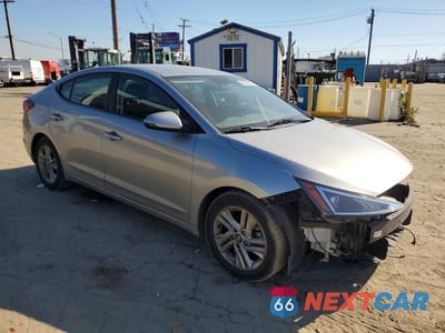 Czwarte zdjęcie samochodu z boku: 2020 HYUNDAI ELANTRA SEL VIN:5NPD84LFXLH550590 - miniatura