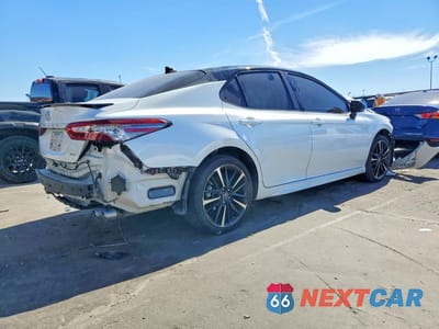 Trzecie zdjęcie samochodu z tyłu: 2019 TOYOTA CAMRY XSE VIN:4T1B61HK4KU276997 - miniatura