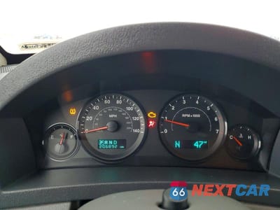 Zdjęcie 9 z 12 samochodu: 2006 JEEP GRAND CHEROKEE LAREDO VIN:1J4GR48K26C333996 - miniatura
