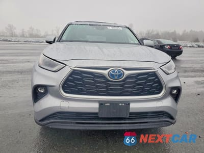 Piąte zdjęcie samochodu w środku: 2023 TOYOTA HIGHLANDER VIN:5TDBBRCH4PS567702 - miniatura