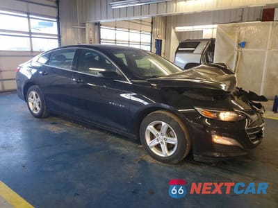 Czwarte zdjęcie samochodu z boku: 2021 CHEVROLET MALIBU LS VIN:1G1ZC5ST9MF039247 - miniatura