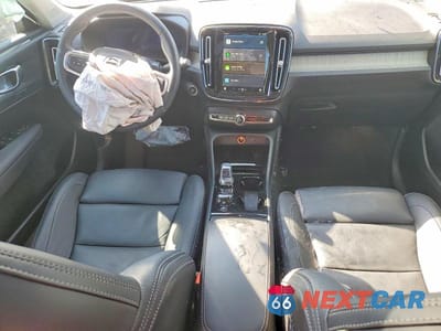Zdjęcie 8 z 13 samochodu: 2024 VOLVO XC40 PLUS VIN:YV4L12UL0R2295769 - miniatura