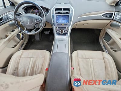 Zdjęcie 8 z 14 samochodu: 2020 LINCOLN MKZ RESERVE VIN:3LN6L5E92LR612951 - miniatura