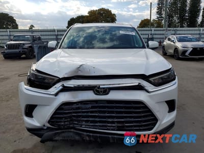 Piąte zdjęcie samochodu w środku: 2025 TOYOTA GRAND HIGHLANDER LE VIN:5TDAAAA52SS033132 - miniatura