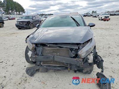 Piąte zdjęcie samochodu w środku: 2023 KIA FORTE LXS VIN:3KPF24AD4PE506137 - miniatura