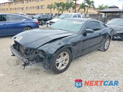 2014 FORD MUSTANG 1ZVBP8AM6E5271060 - główne zdjęcie licytacji z USA - miniatura