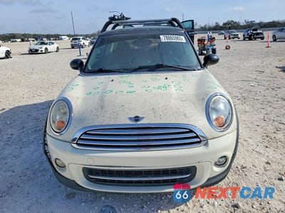 Piąte zdjęcie samochodu w środku: 2011 MINI COOPER VIN:WMWSU3C59BT094867 - miniatura