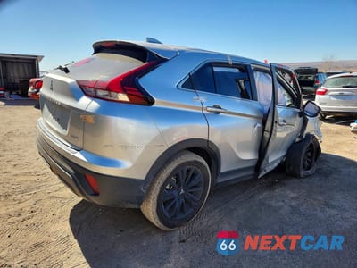 Trzecie zdjęcie samochodu z tyłu: 2024 MITSUBISHI ECLIPSE CROSS VIN:JA4ATVAA0RZ000440 - miniatura