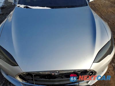 Zdjęcie 11 z 12 samochodu: 2015 TESLA MODEL S VIN:5YJSA1E4XFF116419 - miniatura