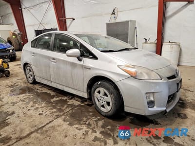 Czwarte zdjęcie samochodu z boku: 2011 TOYOTA PRIUS VIN:JTDKN3DU0B0285259 - miniatura
