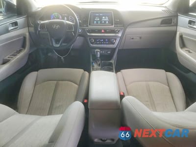 Zdjęcie 8 z 11 samochodu: 2019 HYUNDAI SONATA HYBRID VIN:KMHE24L31KA088272 - miniatura