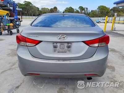 Zdjęcie 6 z 11 samochodu: 2013 HYUNDAI ELANTRA GLS VIN:KMHDH4AE2DU993054 - miniatura