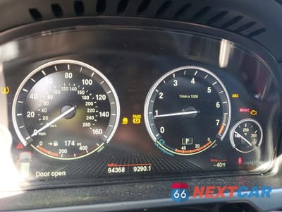 Zdjęcie 9 z 12 samochodu: 2018 BMW X5 XDRIVE35I VIN:5UXKR0C58J0Y04553 - miniatura