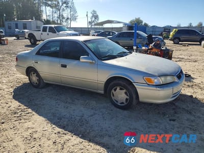 Czwarte zdjęcie samochodu z boku: 2000 TOYOTA CAMRY CE VIN:4T1BG22K9YU002912 - miniatura