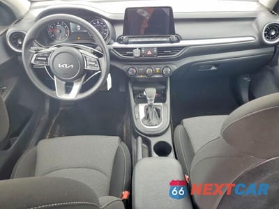Zdjęcie 8 z 12 samochodu: 2024 KIA FORTE LXS VIN:3KPF24AD1RE742215 - miniatura