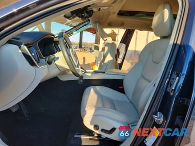 Zdjęcie 7 z 13 samochodu: 2025 VOLVO XC60 PLUS VIN:YV4M12RC9S1027974 - miniatura
