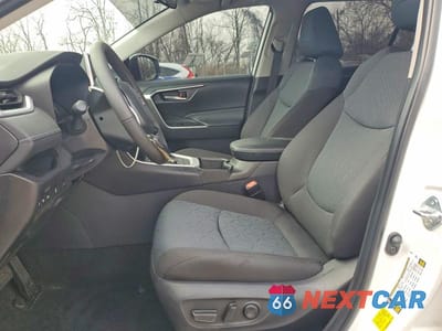 Zdjęcie 7 z 12 samochodu: 2025 TOYOTA RAV4 XLE VIN:4T3RWRFV3SU199881 - miniatura