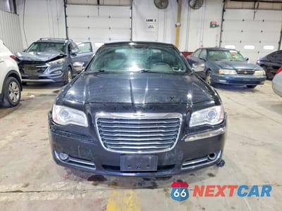 Piąte zdjęcie samochodu w środku: 2012 CHRYSLER 300 LIMITED VIN:2C3CCACG0CH243234 - miniatura