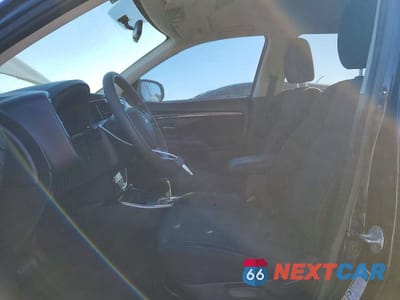 Zdjęcie 7 z 13 samochodu: 2019 MITSUBISHI OUTLANDER ES VIN:JA4AD2A33KZ013203 - miniatura