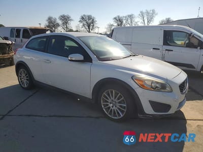 Czwarte zdjęcie samochodu z boku: 2011 VOLVO C30 T5 VIN:YV1672MK0B2196987 - miniatura