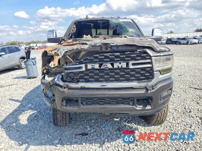 Piąte zdjęcie samochodu w środku: 2024 RAM 2500 LONGHORN VIN:3C6UR5GL3RG134750 - miniatura