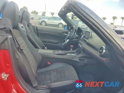 Zdjęcie 10 z 11 samochodu: 2017 FIAT 124 SPIDER CLASSICA VIN:JC1NFAEK4H0125774 - miniatura