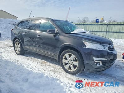 Czwarte zdjęcie samochodu z boku: 2017 CHEVROLET TRAVERSE LT VIN:1GNKVGKD0HJ212834 - miniatura