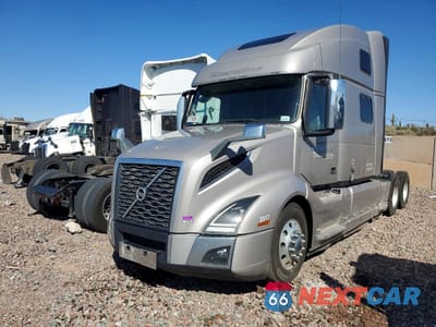 Drugie zdjęcie samochodu z przodu: 2020 VOLVO VNL SEMI TRUCK VIN:4V4NC9EH8LN237119 - miniatura