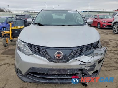 Piąte zdjęcie samochodu w środku: 2019 NISSAN ROGUE SPORT S VIN:JN1BJ1CR4KW350398 - miniatura