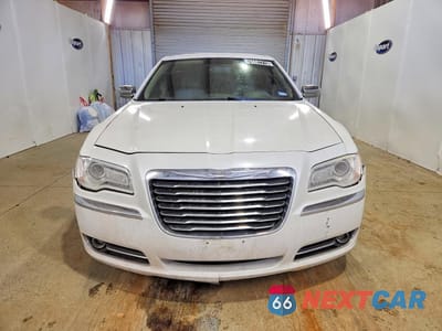 Piąte zdjęcie samochodu w środku: 2012 CHRYSLER 300 LIMITED VIN:2C3CCACG5CH183046 - miniatura