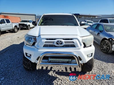 Piąte zdjęcie samochodu w środku: 2015 TOYOTA TACOMA DOUBLE CAB PRERUNNER VIN:5TFJX4GN0FX045206 - miniatura