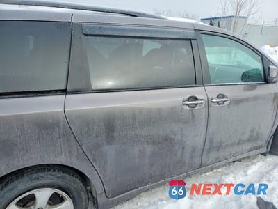 Zdjęcie 10 z 12 samochodu: 2019 TOYOTA SIENNA SE VIN:5TDXZ3DCXKS972828 - miniatura