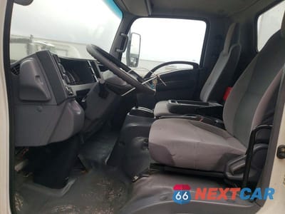 Zdjęcie 7 z 11 samochodu: 2017 ISUZU NPR HD BOX TRUCK VIN:JALC4W162H7000249 - miniatura