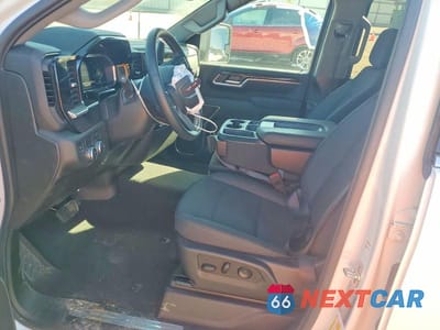 Zdjęcie 7 z 12 samochodu: 2025 GMC SIERRA K2500 SLE VIN:1GT5UMEYXSF118380 - miniatura