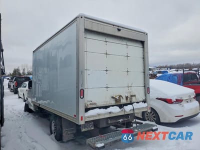 Trzecie zdjęcie samochodu z tyłu: 2021 CHEVROLET EXPRESS G3500 VIN:1GB0GSF74M1163282 - miniatura