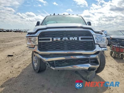 Piąte zdjęcie samochodu w środku: 2024 RAM 2500 TRADESMAN VIN:3C6UR5HJ1RG154959 - miniatura