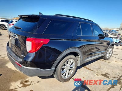 Trzecie zdjęcie samochodu z tyłu: 2021 FORD EXPLORER XLT VIN:1FMSK8DH3MGA00696 - miniatura