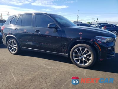 Czwarte zdjęcie samochodu z boku: 2019 BMW X5 XDRIVE40I VIN:5UXCR6C54KLL64242 - miniatura
