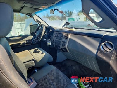 Piąte zdjęcie samochodu w środku: 2017 FORD F650 SUPER DUTY ROLLBACK TRUCK VIN:1FDNF6DCXHDB12056 - miniatura