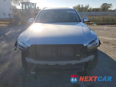 Piąte zdjęcie samochodu w środku: 2022 VOLVO XC90 T5 MOMENTUM VIN:YV4102CK3N1789157 - miniatura