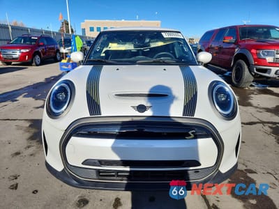 Piąte zdjęcie samochodu w środku: 2024 MINI COOPER SE VIN:WMW13DJ00R2V29349 - miniatura