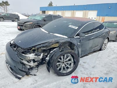 2018 TESLA MODEL 3 5YJ3E1EA4JF179443 - główne zdjęcie licytacji z USA - miniatura